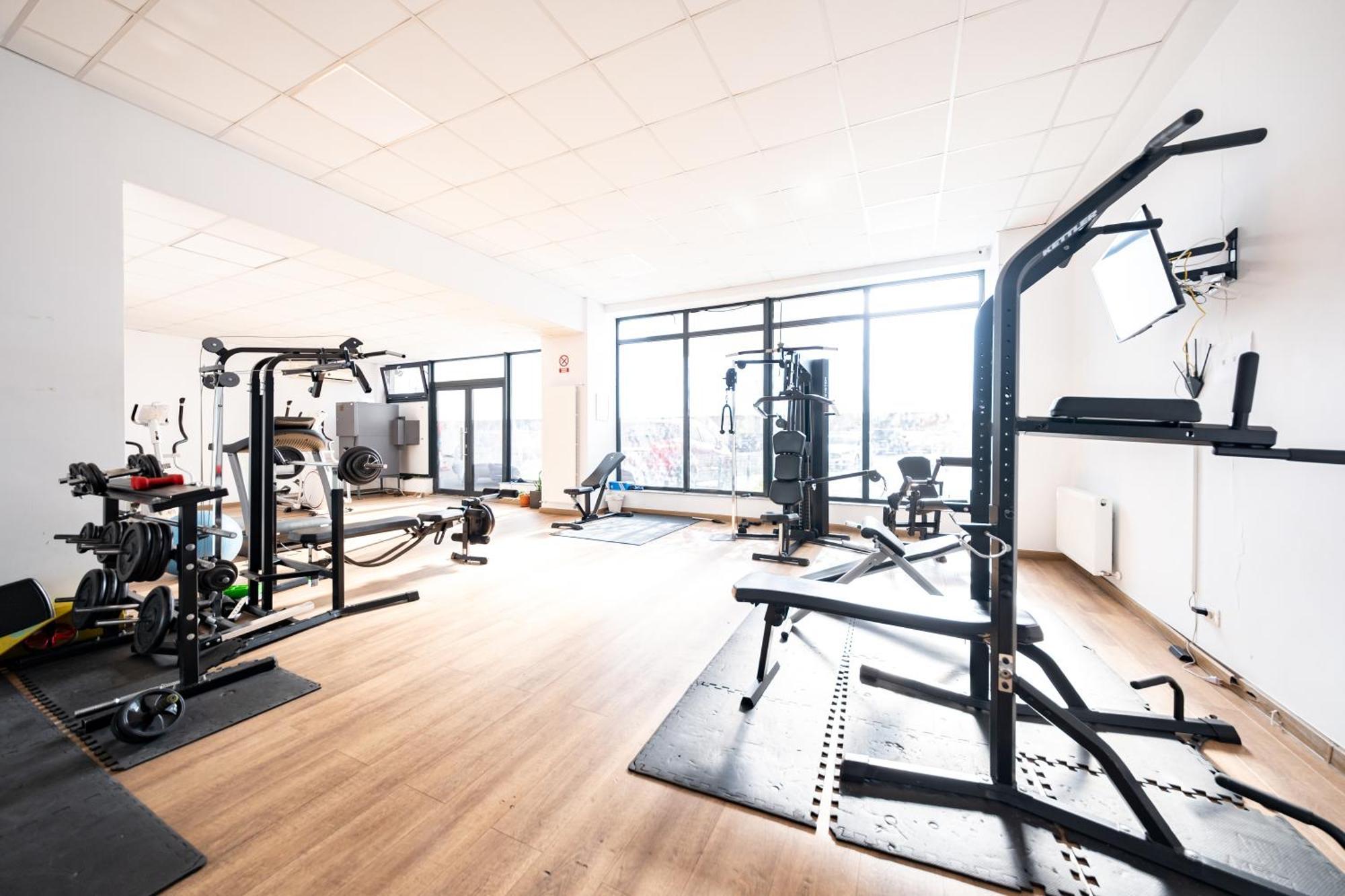 The Golden Studio - With Free Gym Boekarest Buitenkant foto